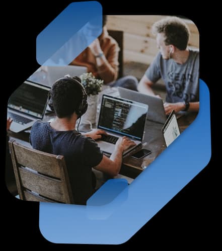 Equipe de trabalho em reunião